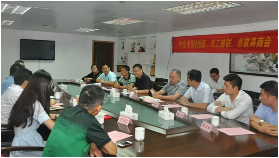 捐贈(zèng)儀式交流現(xiàn)場(chǎng)