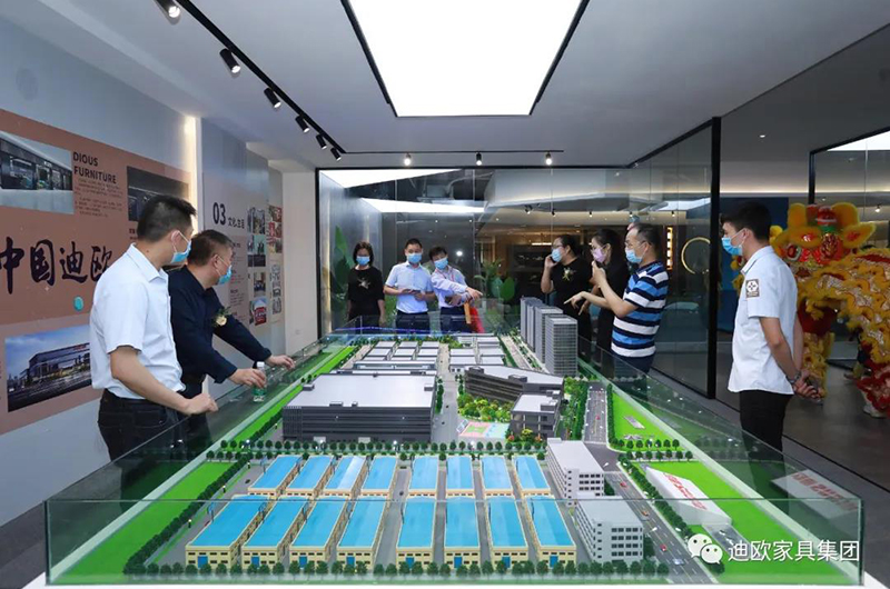 客戶進場體驗全新工程展廳 客戶進場體驗全新工程展廳