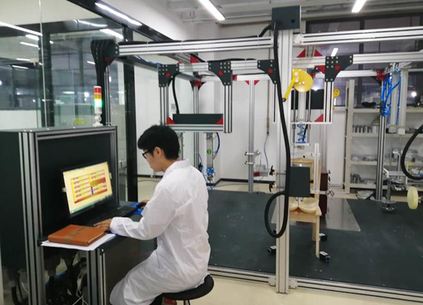 迪歐集團(tuán)檢測中心力學(xué)室