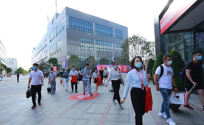 迪歐家具集團品牌院內