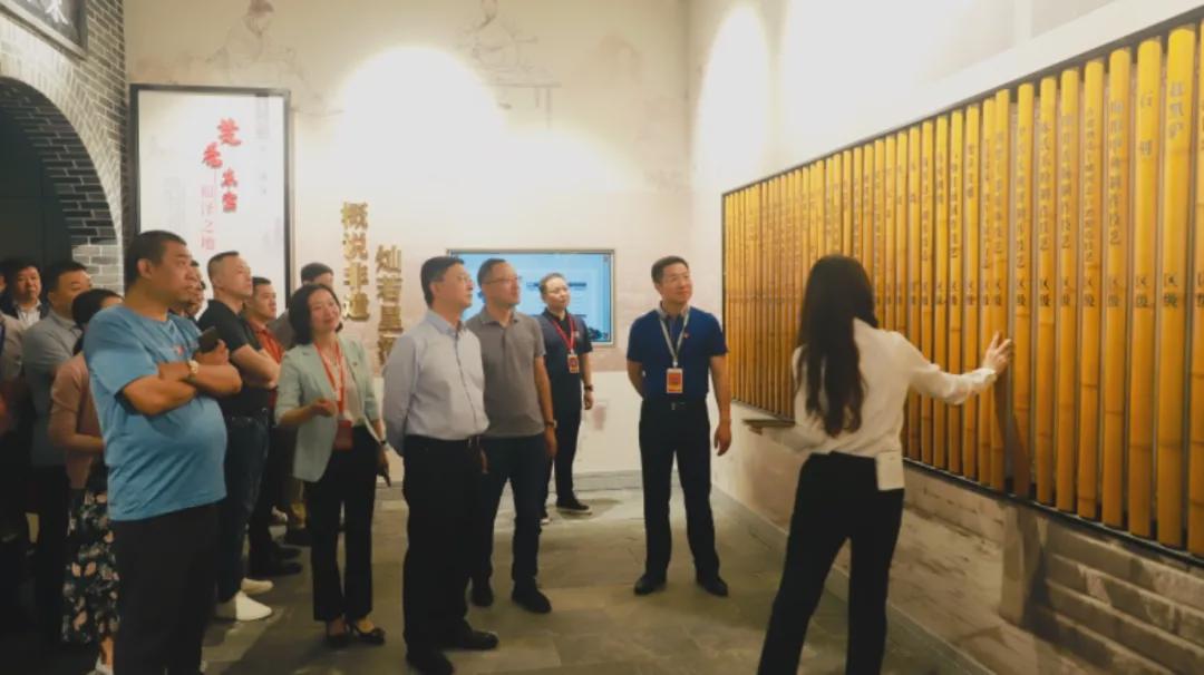 迪歐家具集團有限公司董事長黃壽金受聘東寶招商大使